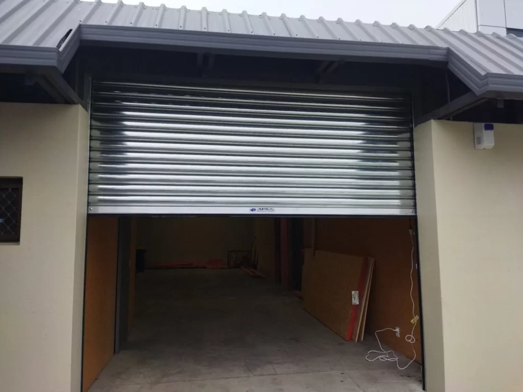 Commercial roller door